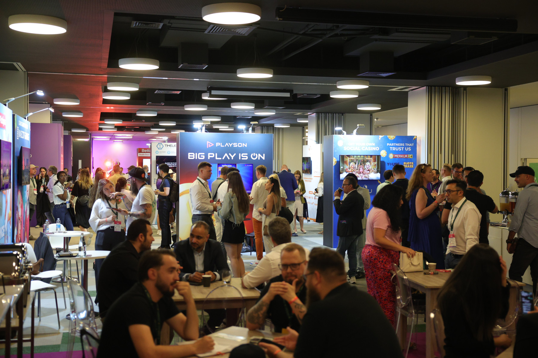Startup Zone Networking Lounge