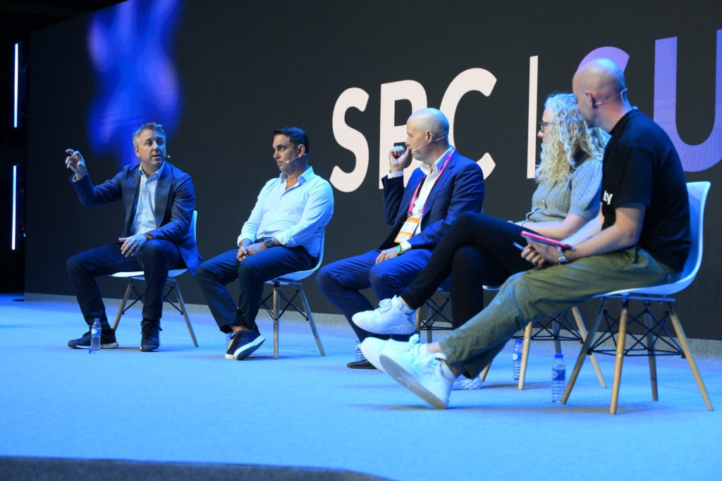 Casino professionals on the Super Stage